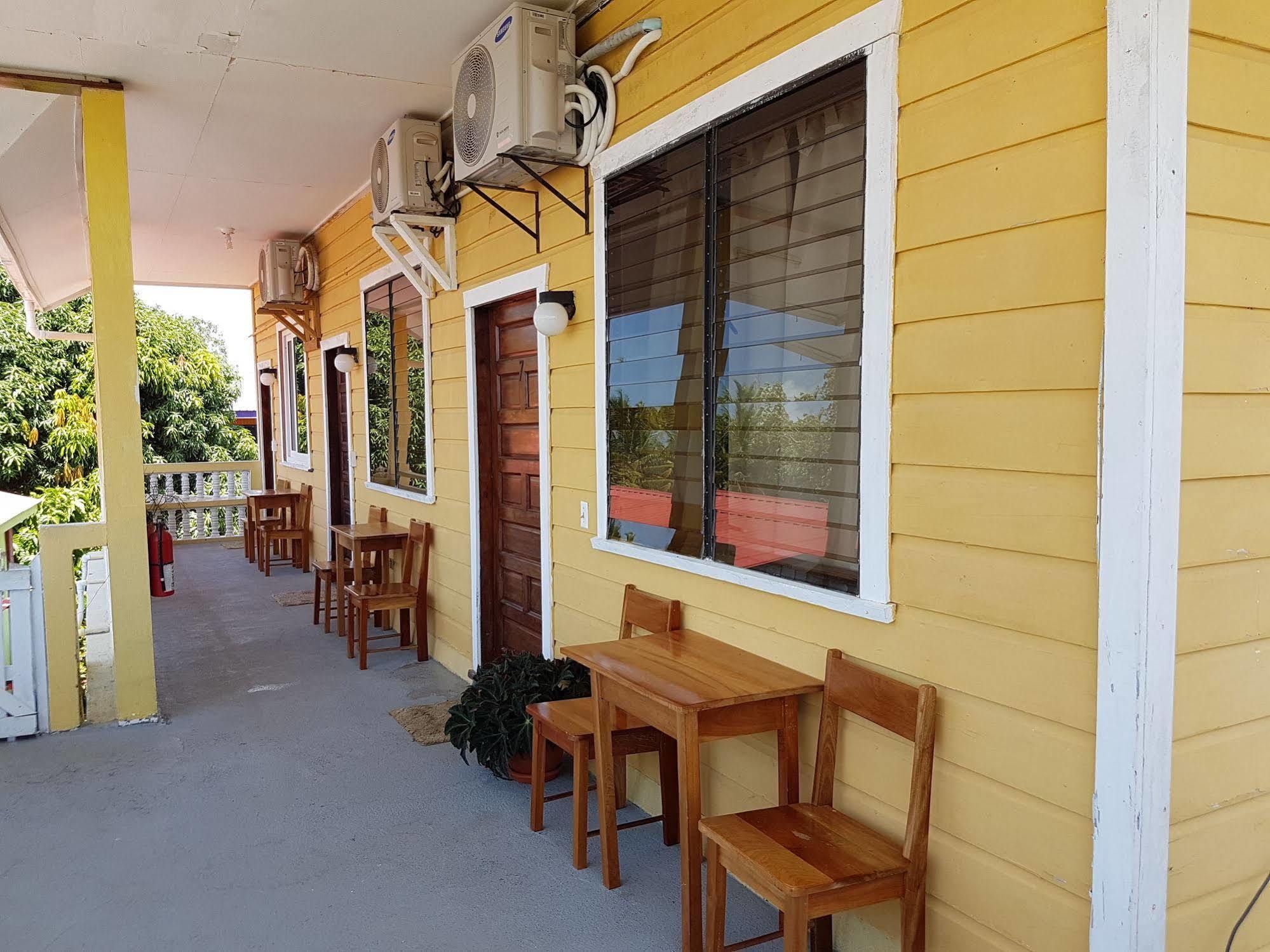 Serenade Hotel Placencia Exteriér fotografie